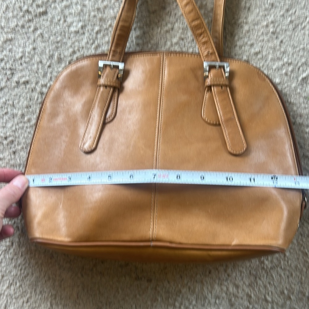Tignanello Tan Leather Shoulderbag- EUC - Picture 15 of 16